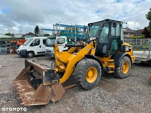 Caterpillar 908M - 2