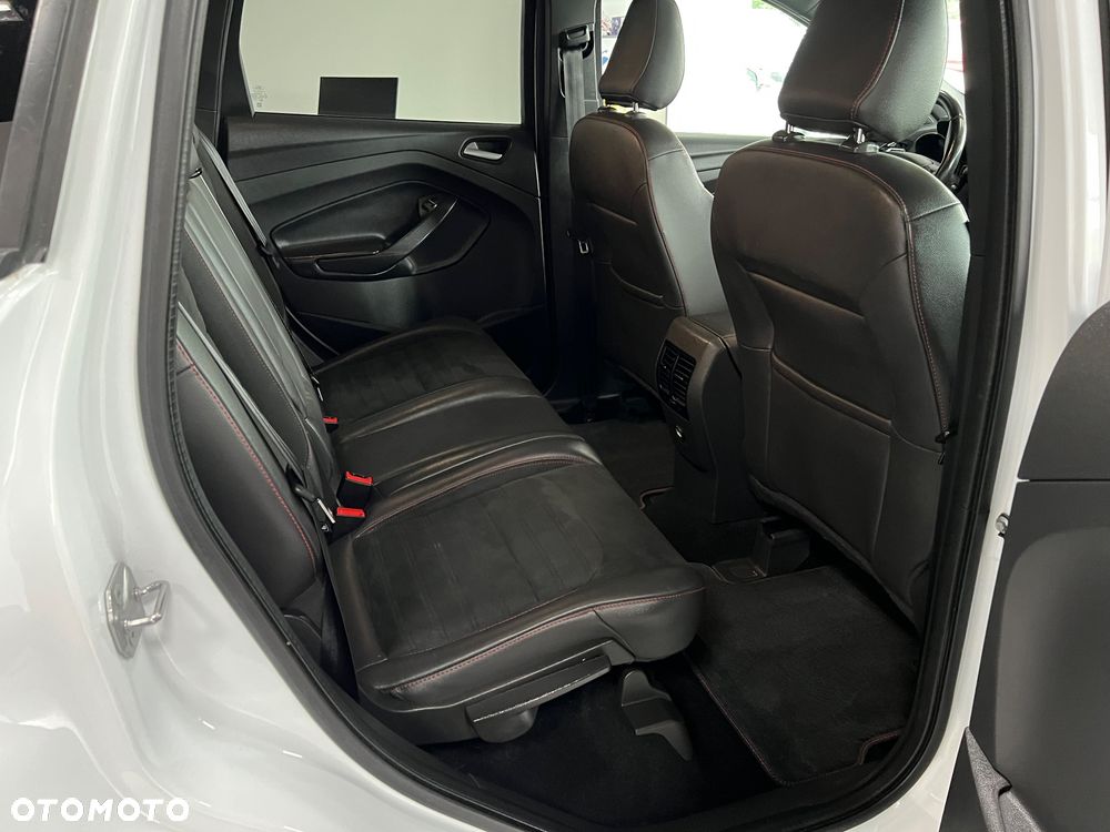 Ford Kuga 2.0 TDCi 4x2 ST-Line - 35