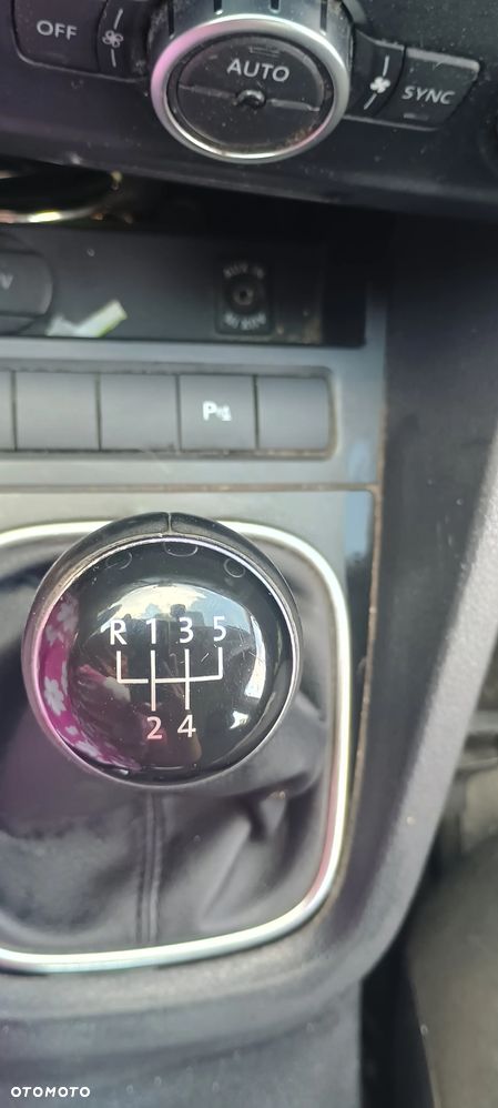 Volkswagen Jetta 1.6 TDI Comfortline - 5