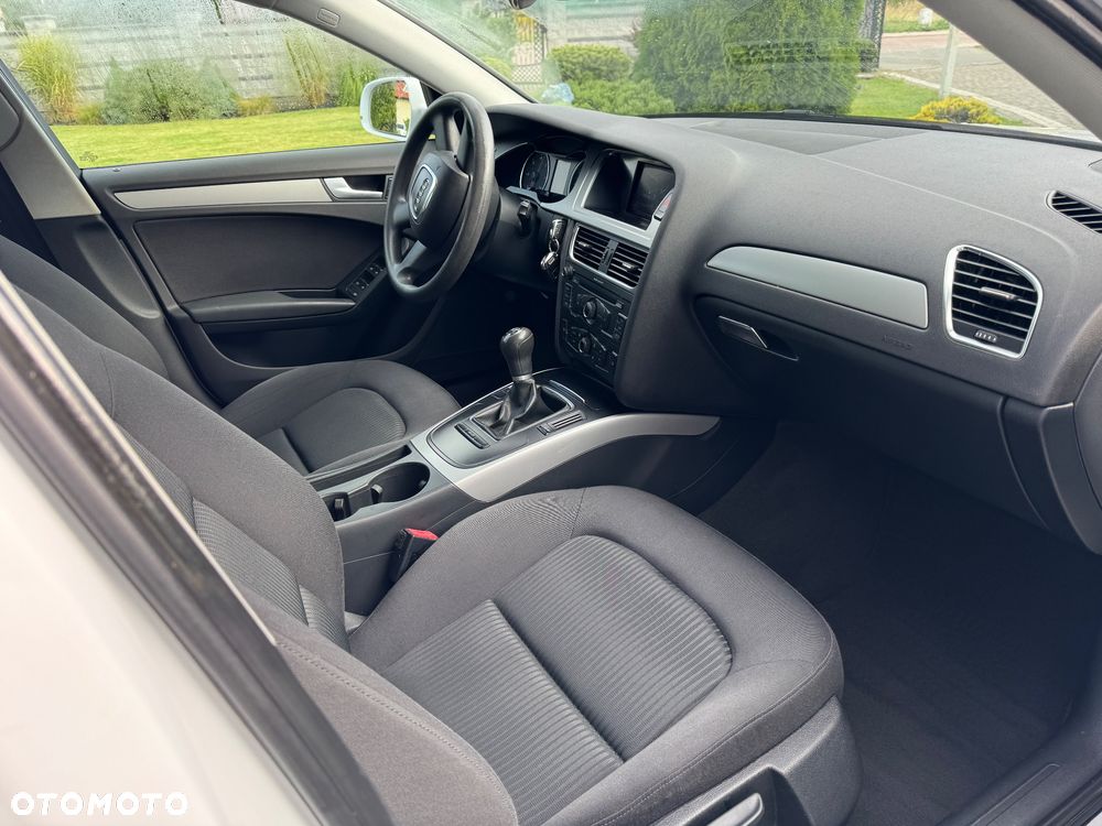 Audi A4 Avant 2.0 TDI DPF Ambiente - 8