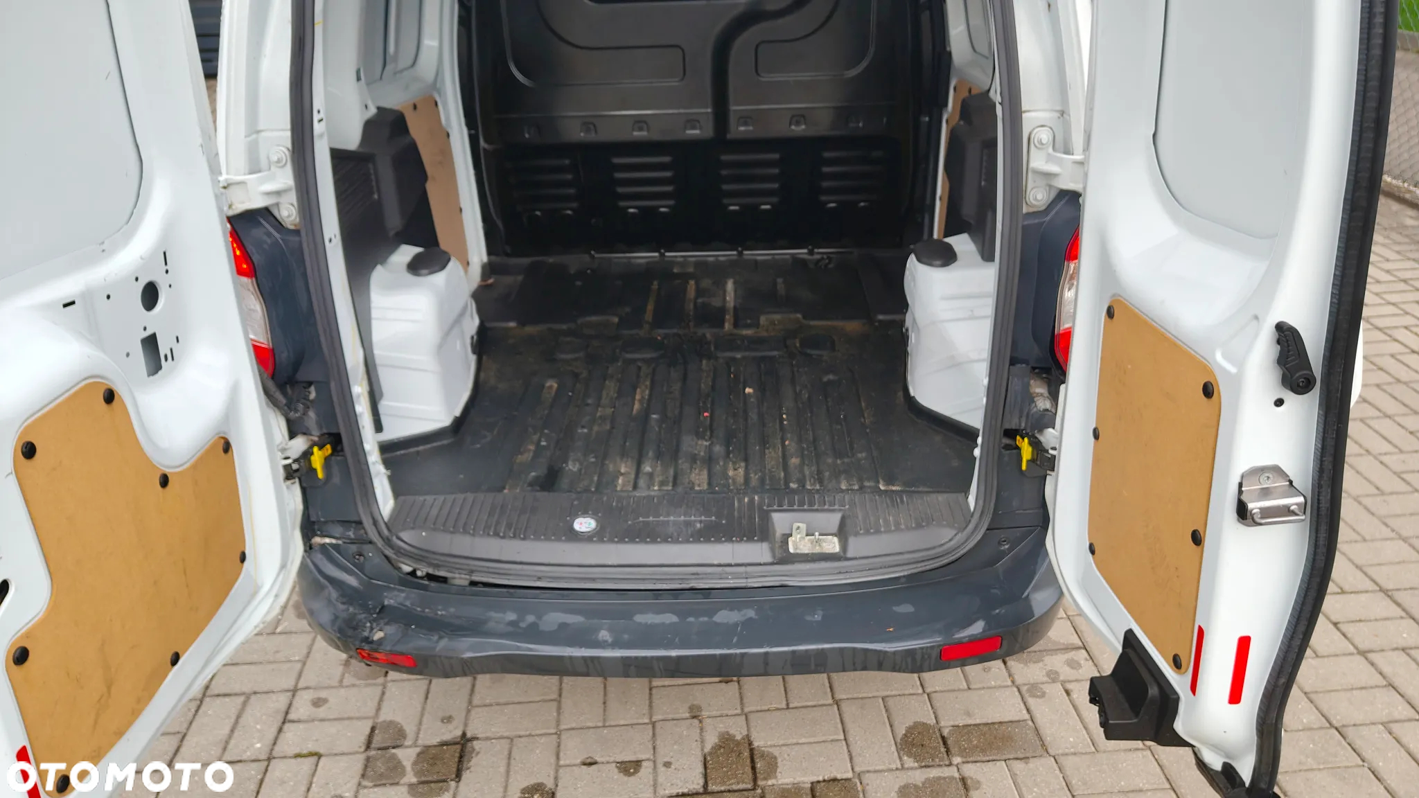 Ford Transit Courier - 8