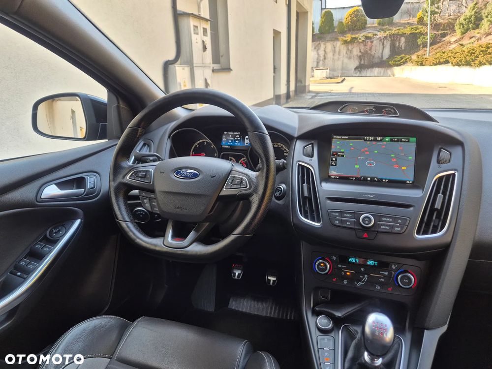 Ford Focus 2.0 TDCi ST mit Leder-Exclusiv-Paket - 23