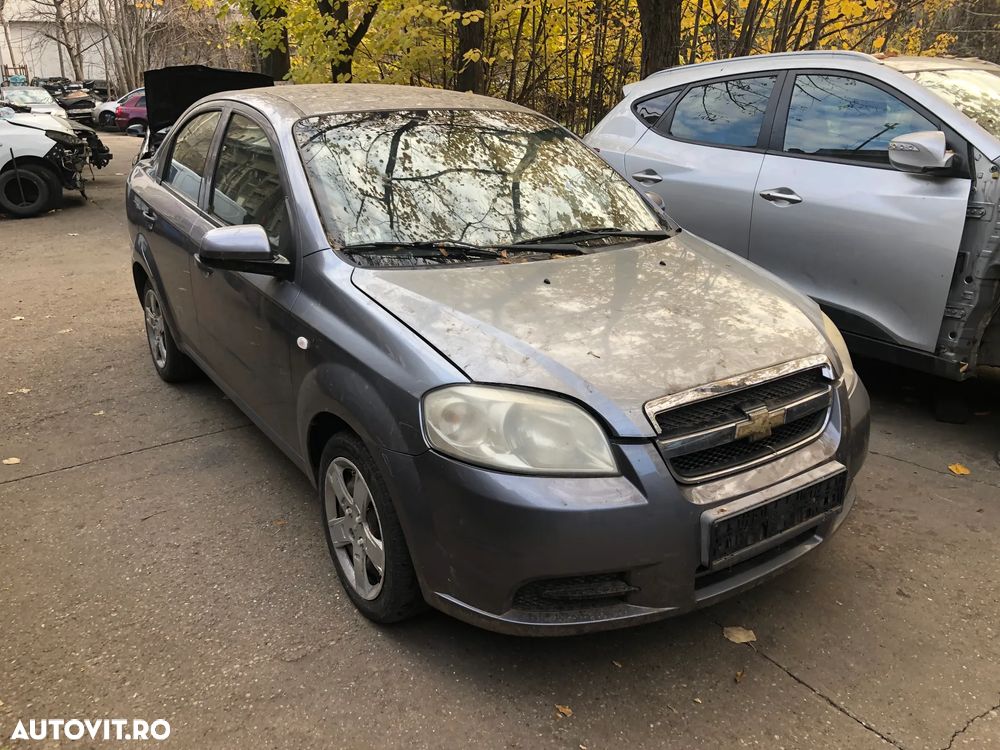 Dezmembrez Chevrolet Aveo gri argintiu 1.4 benzina - 1