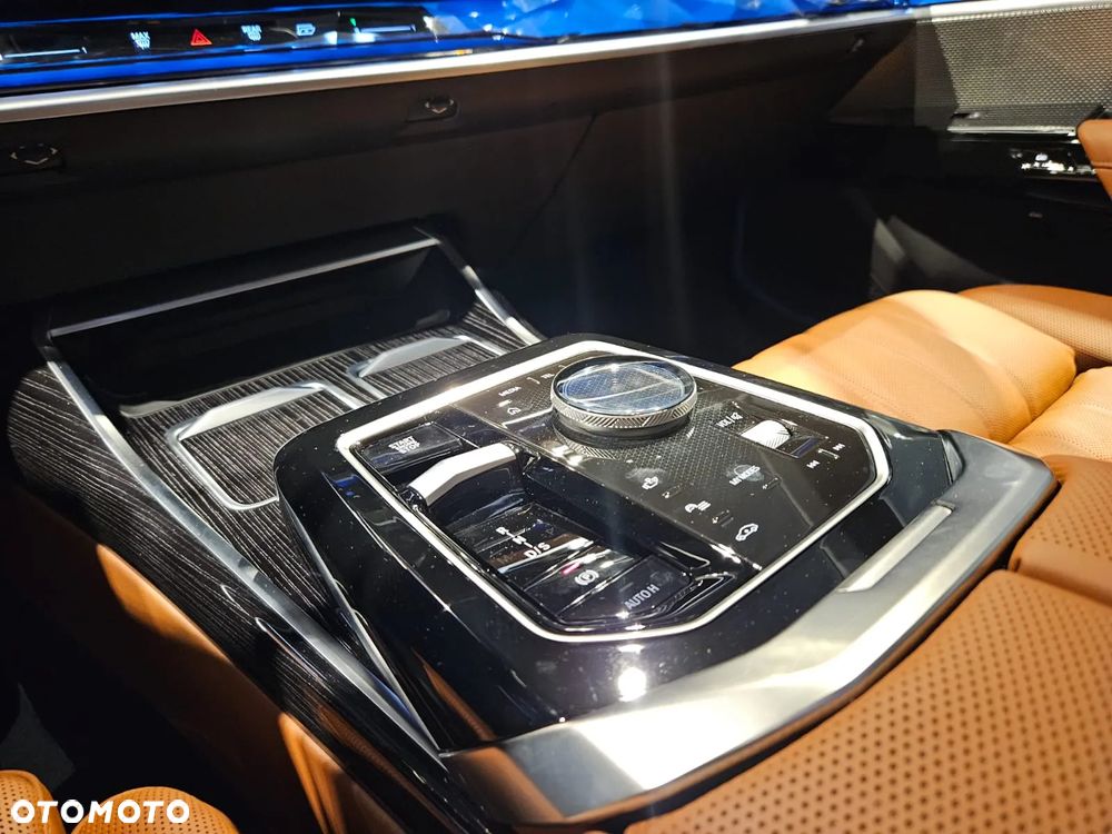 BMW Seria 7 750e xDrive - 16