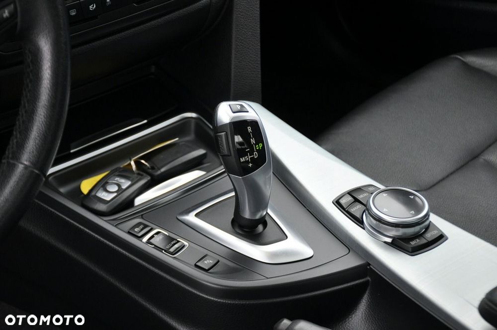 BMW Seria 3 - 34