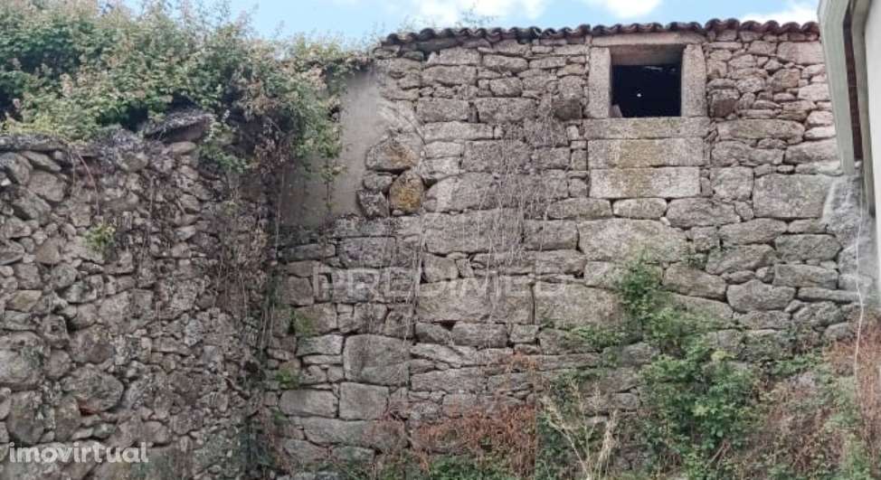 Casa em pedra para reconstrução em Murça / Vila Real - Grande imagem: 3/13