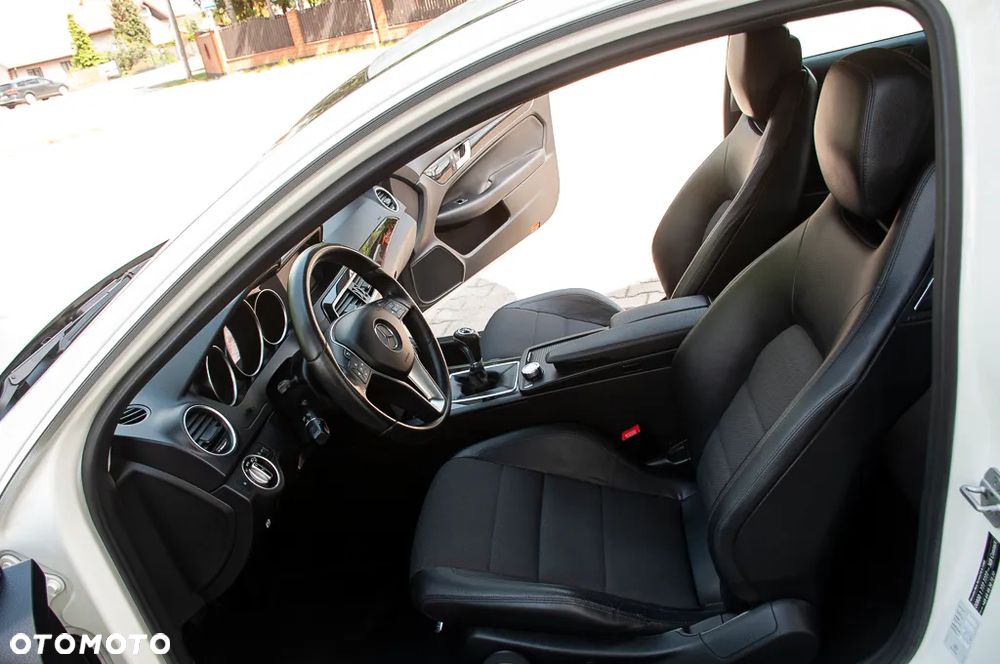 Mercedes-Benz Klasa C 180 BlueEFFICIENCY - 28