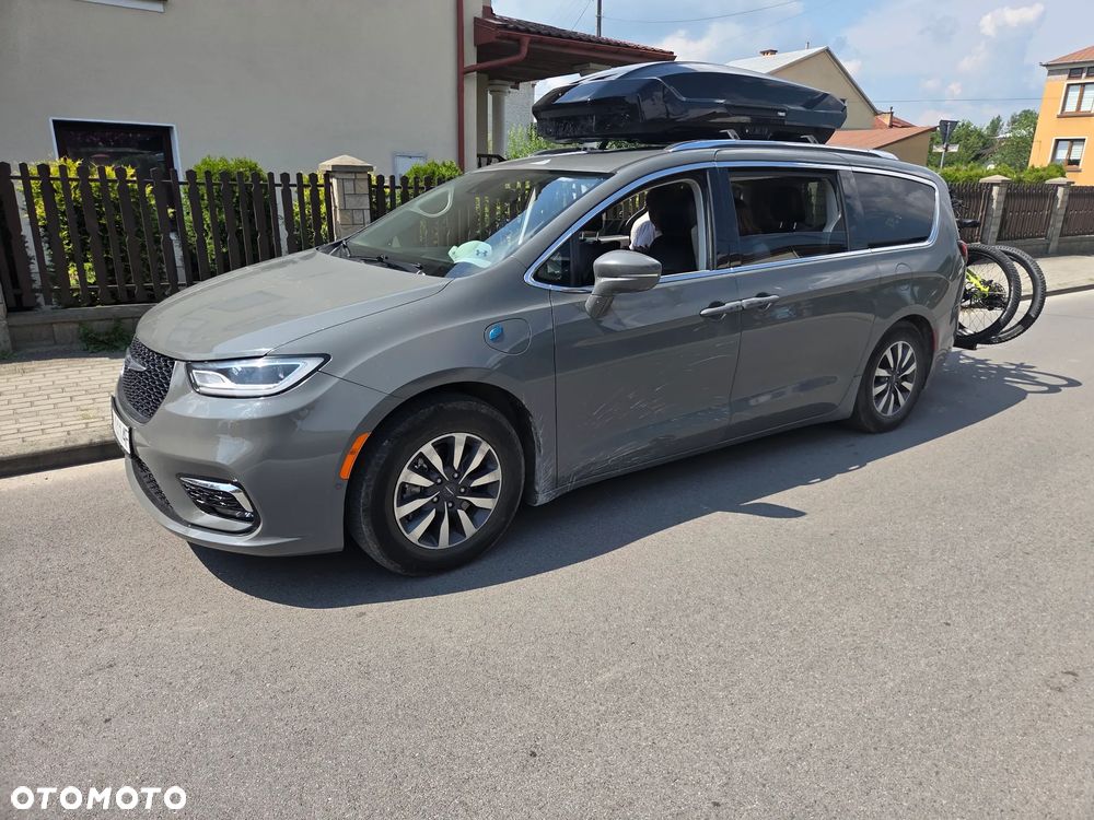 Chrysler Pacifica - 22