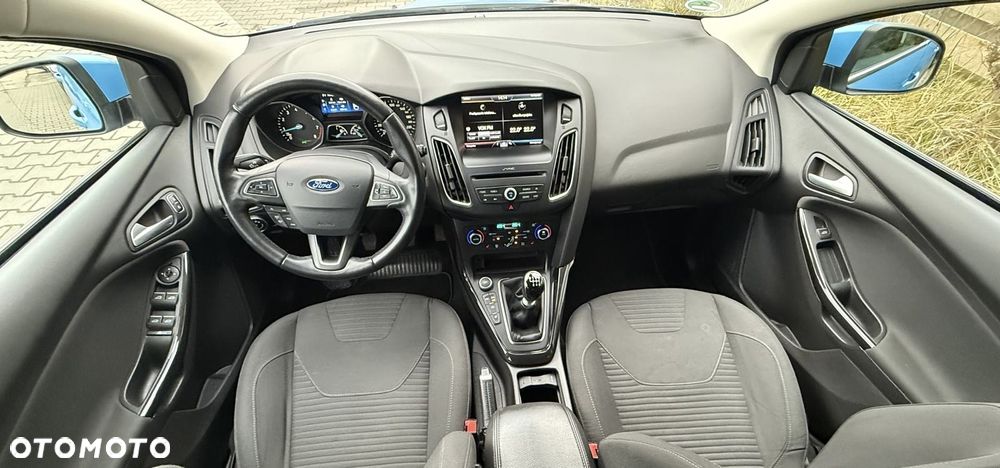 Ford Focus 1.0 EcoBoost Titanium - 23