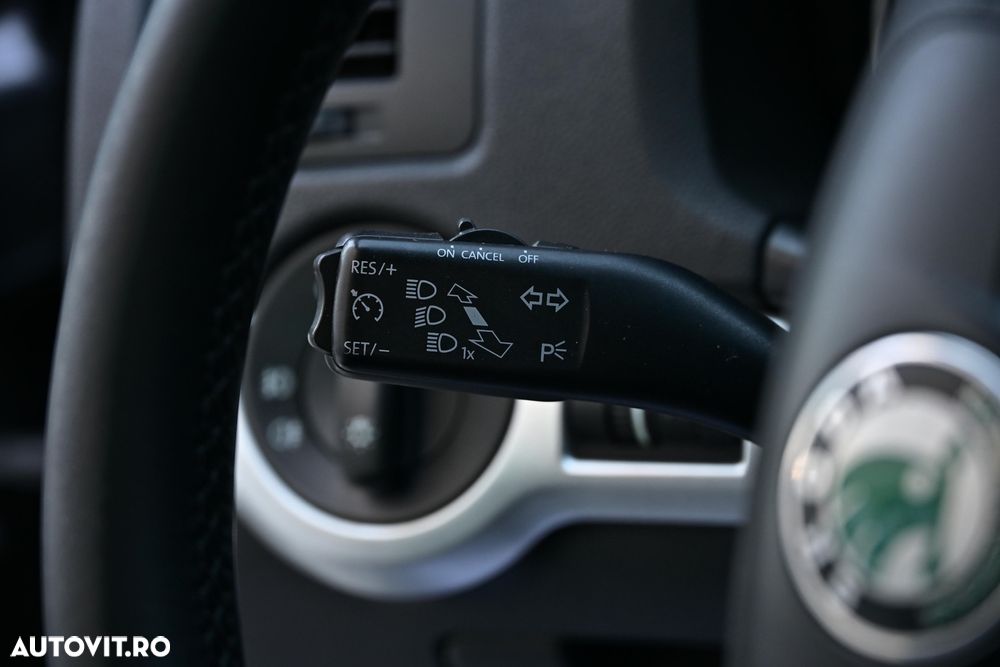 Skoda Octavia 2.0 TDI DPF RS - 17