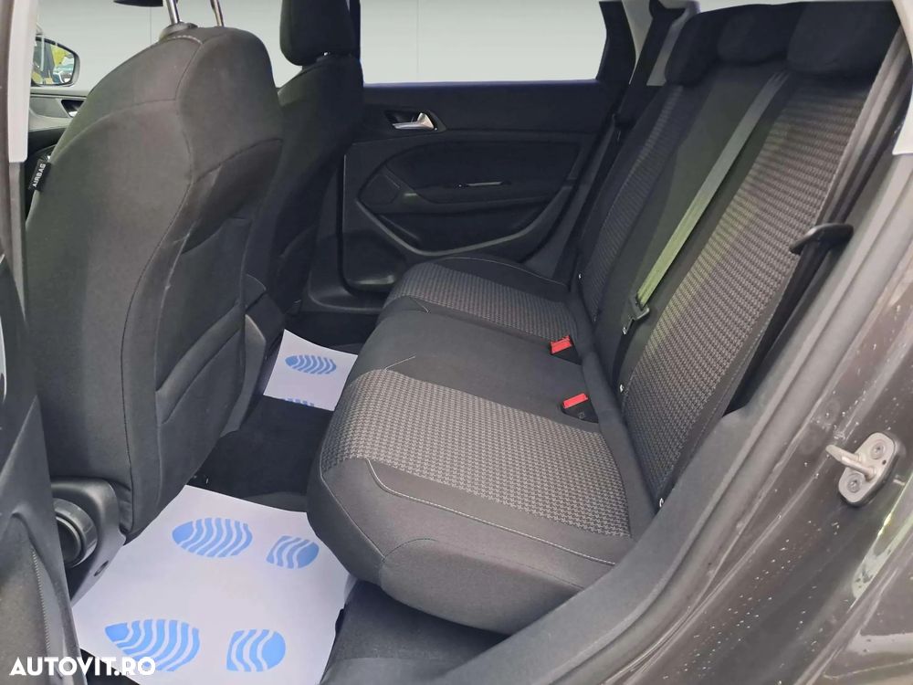 Peugeot 308 1.2 L PureTech Turbo S&S EAT8 Active Pack - 12
