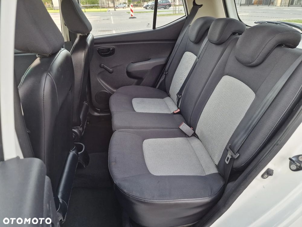 Hyundai i10 1.1 Premium - 17