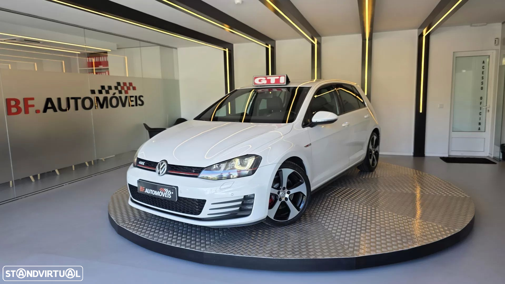 VW Golf 2.0 TSi GTi DSG Performance - 11