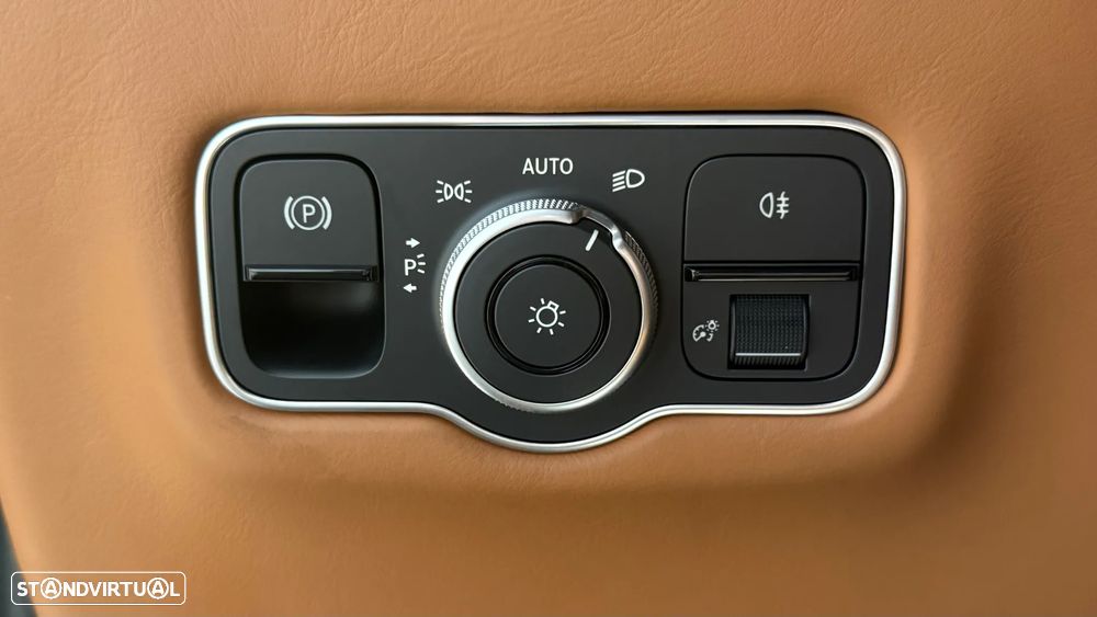 Aston Martin Vanquish V12 - 47