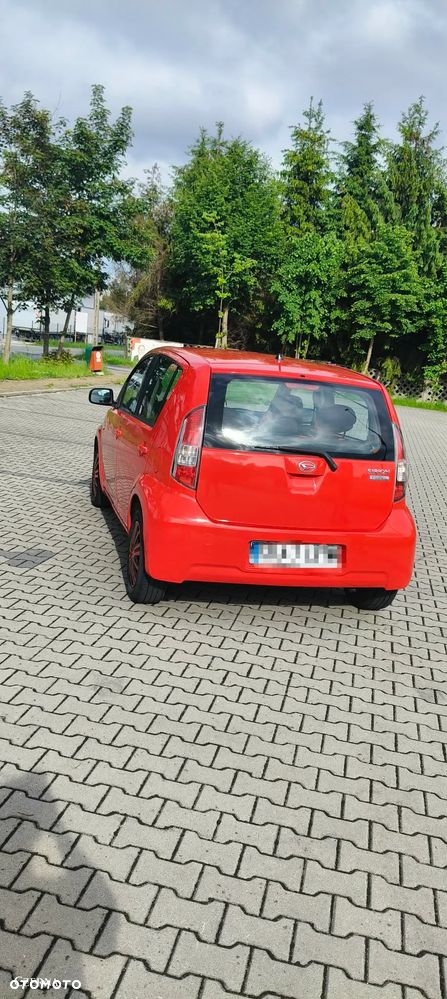 Daihatsu Sirion 1.0 - 4