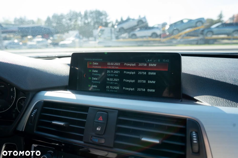 BMW Seria 3 320i xDrive Edition M Sport Shadow - 31