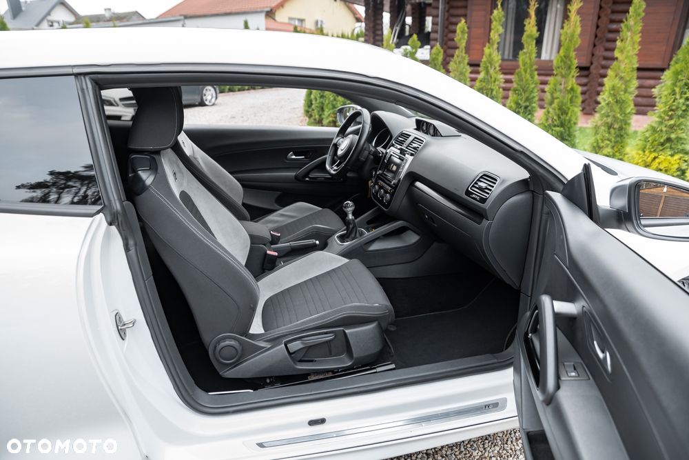 Volkswagen Scirocco R - 31