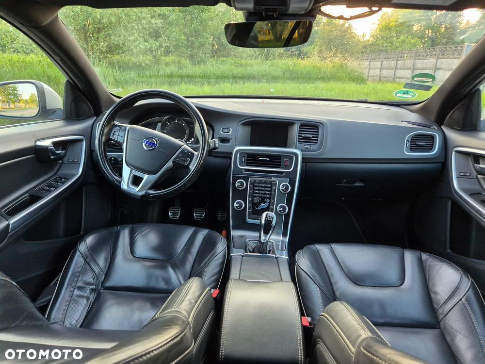Volvo V60 D4 Drive-E R-Design Momentum - 15