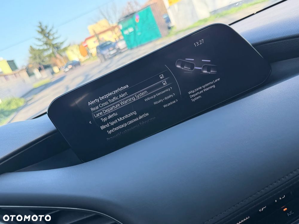 Mazda 3 SKYACTIV-X 2.0 M-Hybrid SELECTION - 32