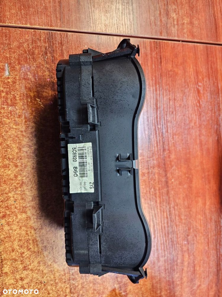 ZEGARY LICZNIK VW JETTA VI 11 1.2 FSI 5C6920860 - 3