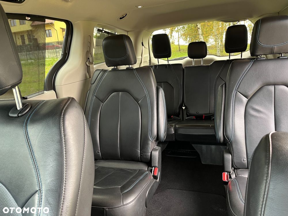 Chrysler Pacifica - 7