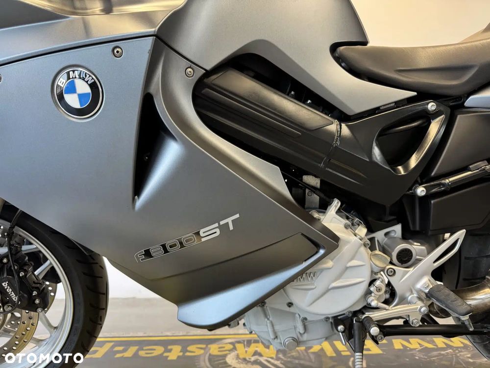 BMW F - 24