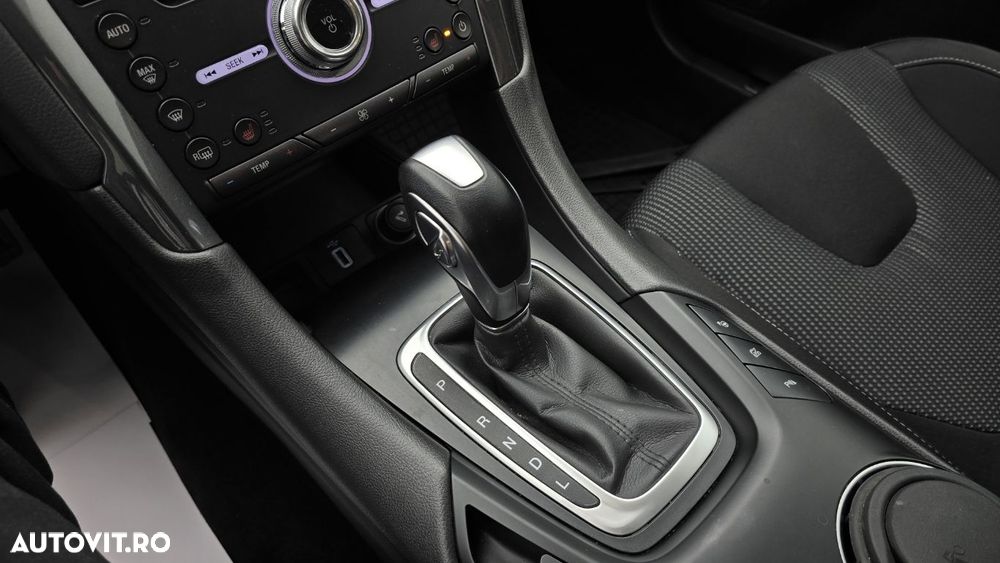 Ford Mondeo 2.0 HEV Titanium - 17