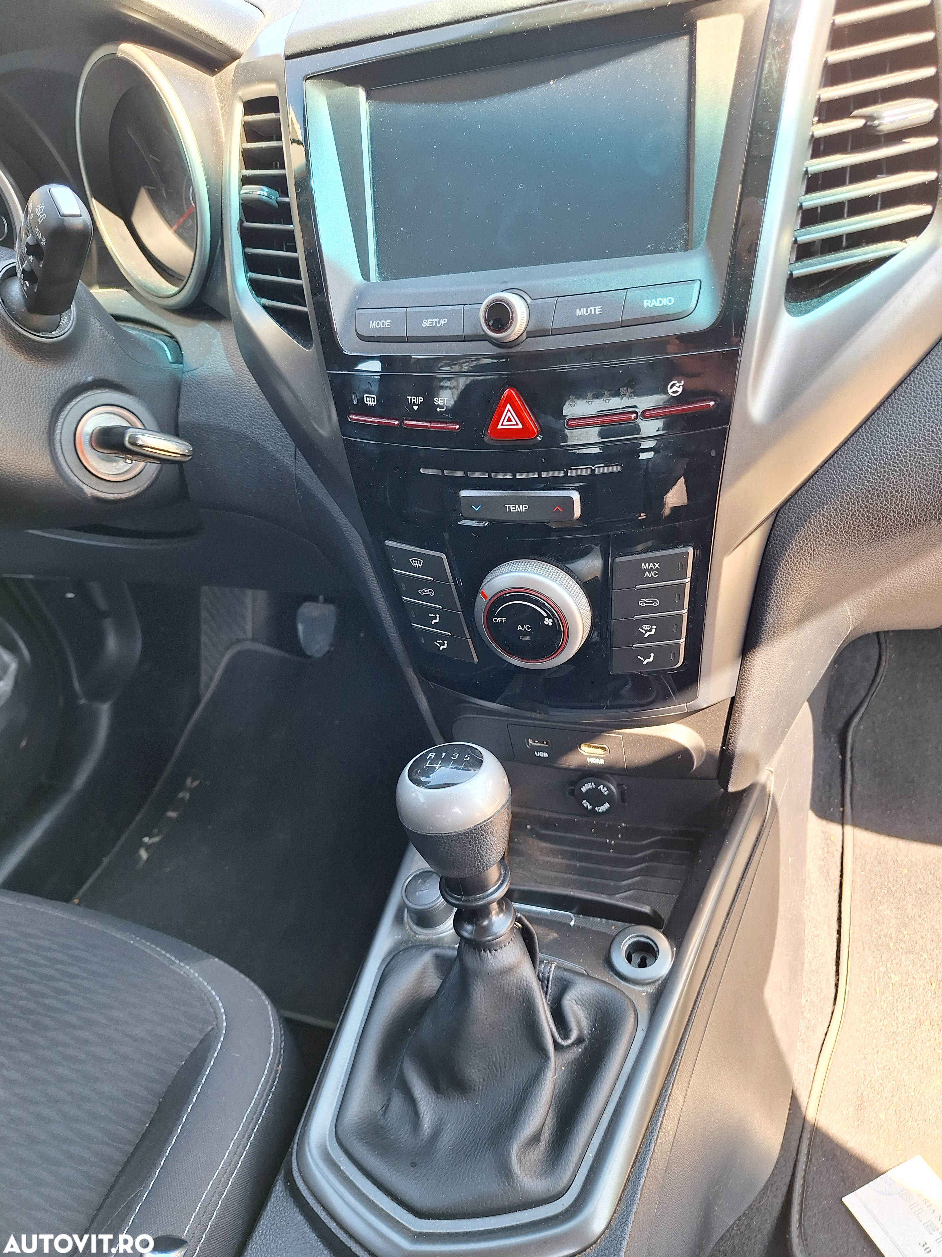SsangYong XLV 1.6 e-XDI DLX - 10
