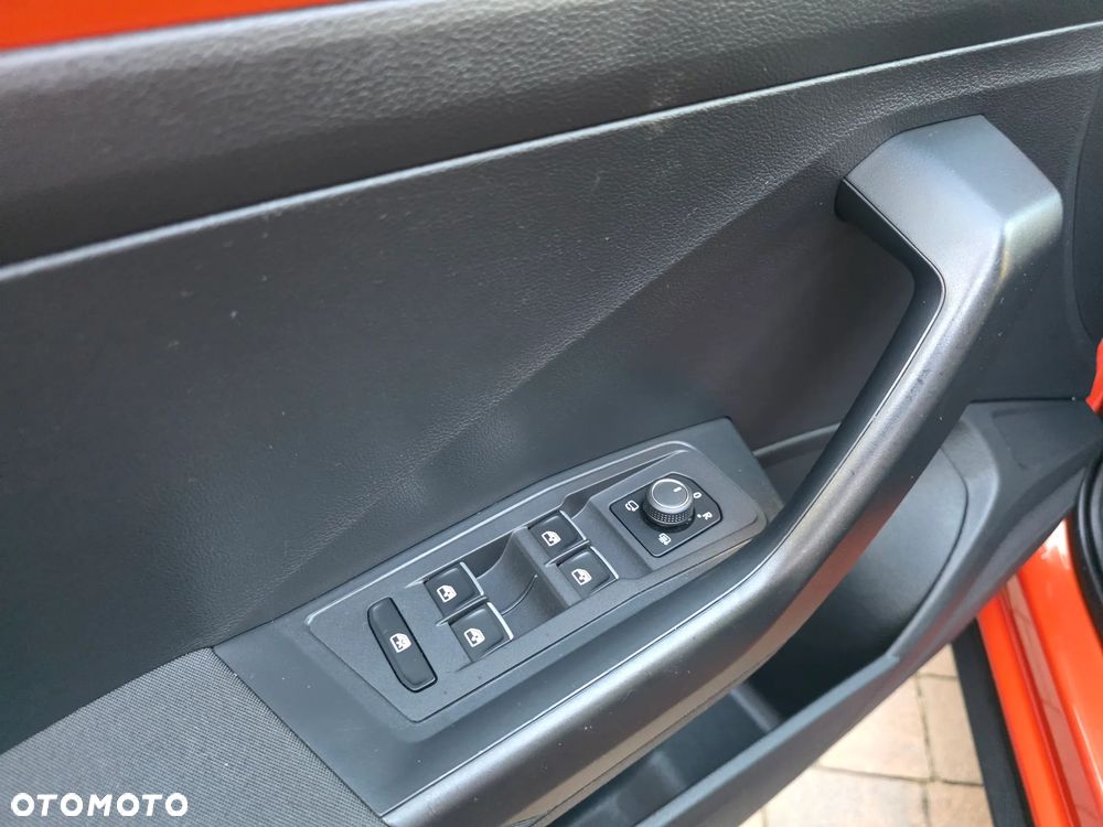 Volkswagen T-Roc - 29