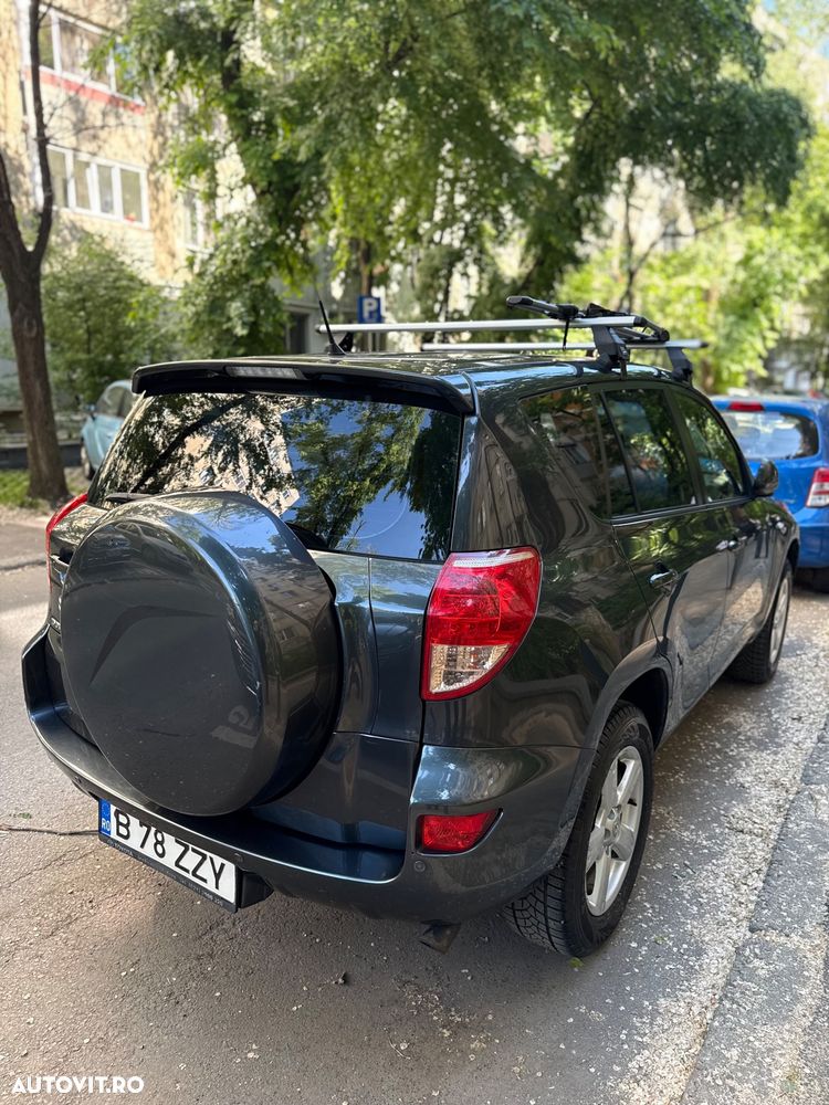 Toyota RAV4 2.2 D-4D Executive - 6