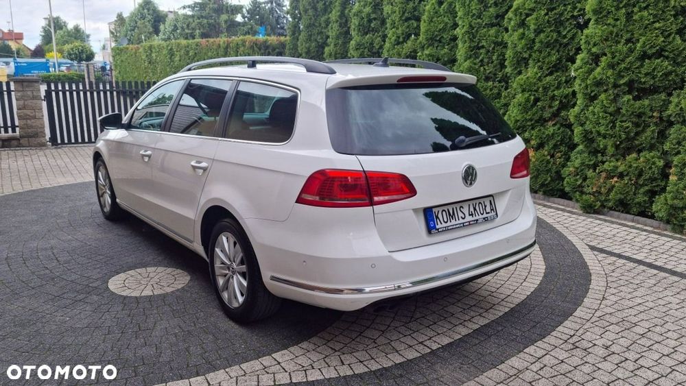 Volkswagen Passat - 4