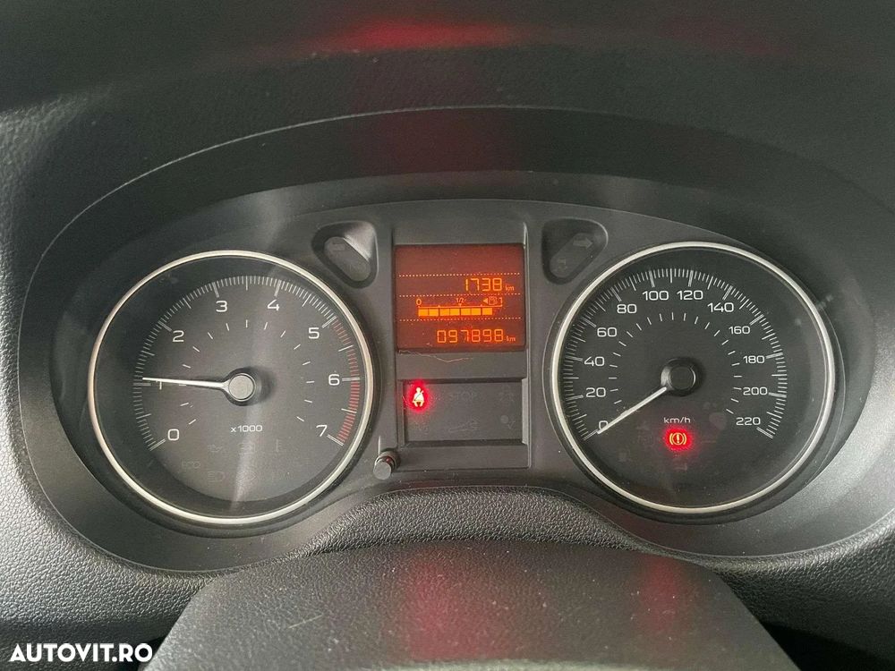 Peugeot 301 1.2 PureTech Active - 10