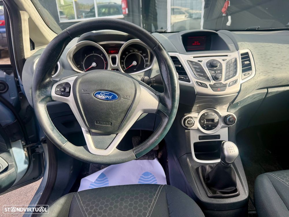 Ford Fiesta 1.6 TDCI Titanium - 32