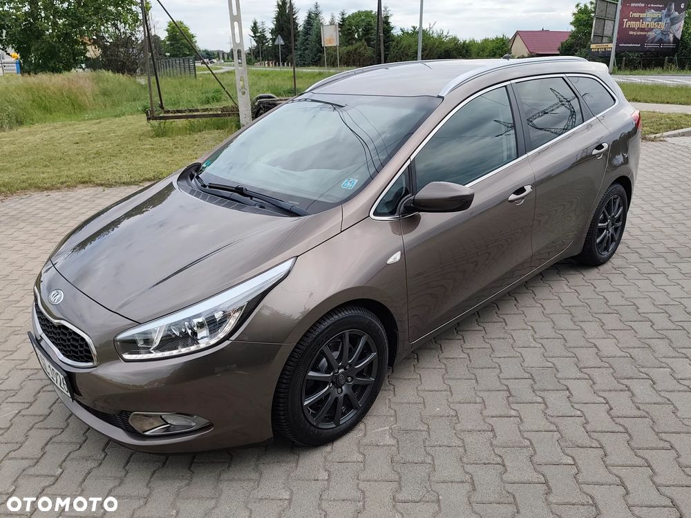 Kia Ceed 1.6 CRDi 128 Fifa World Cup Edition - 35