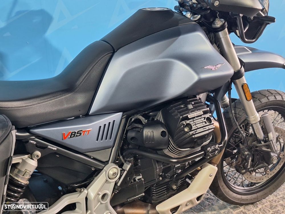 Moto Guzzi V85 TT - 3