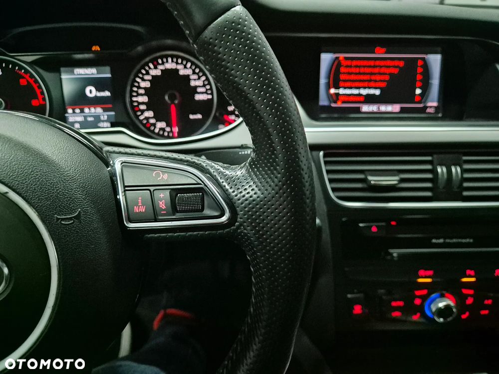 Audi A4 Avant 2.0 TDI DPF quattro S tronic S line Sportpaket - 24