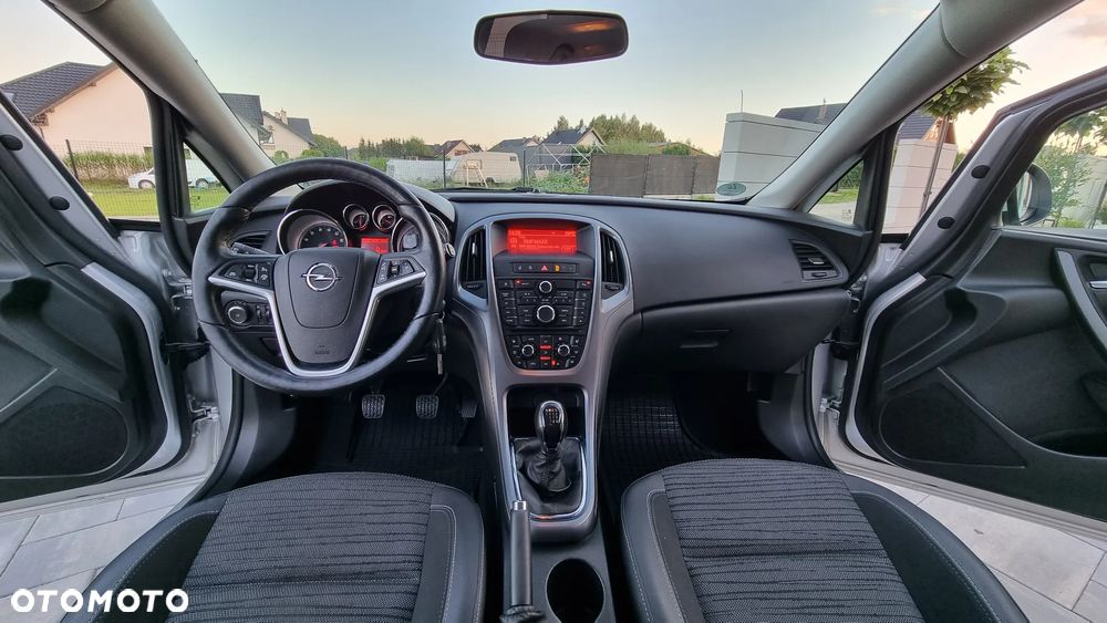 Opel Astra 1.4 T Cosmo - 8