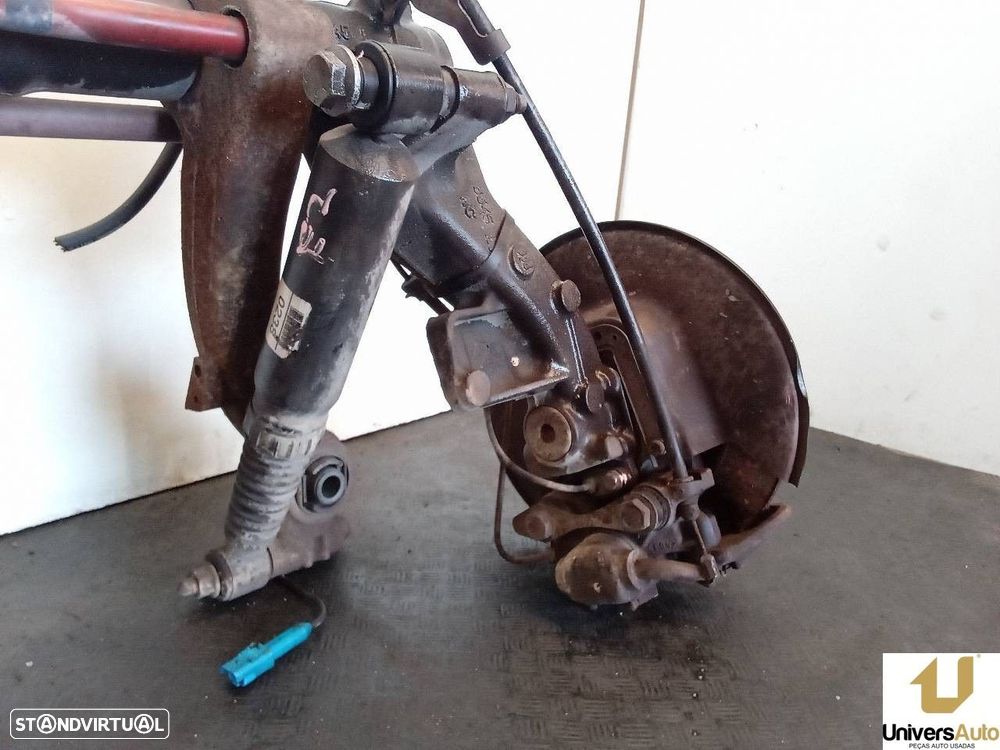 CHARRIOT TRASEIRO PEUGEOT 206 FASTBACK 2004 - - 5