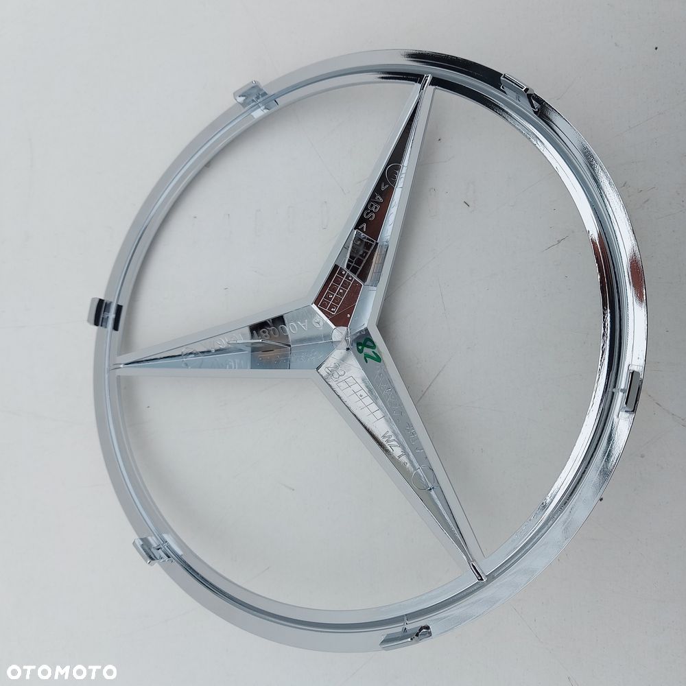 GWIAZDA ZNACZEK EMBLEMAT W GRILL ORYGINAL NOWE MERCEDES CLA W117 GLA W156 ML W166 SLK W172 A W176 C W204 W205 E W207 W212 S W217 CLS W218 SL W231 B W242 W246 R W251 0008171016 - 8