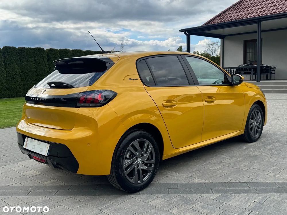Peugeot 208 - 5