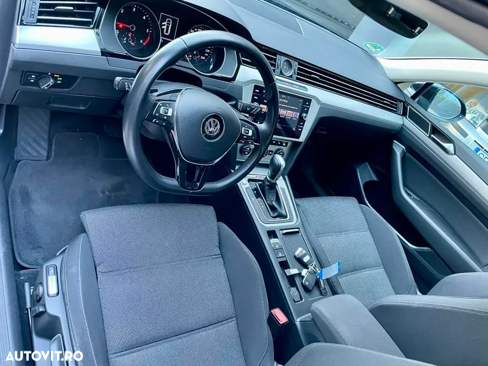 Volkswagen Passat Variant 2.0 TDI DSG 4Motion Comfortline - 10