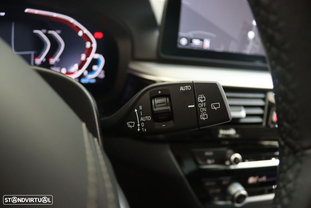 BMW 530 e Line Luxury - 14