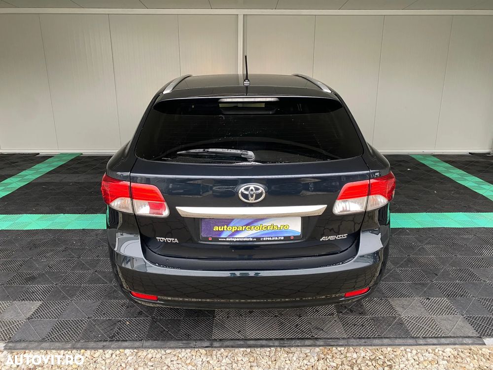Toyota Avensis Combi 2.0 D-4D - 13
