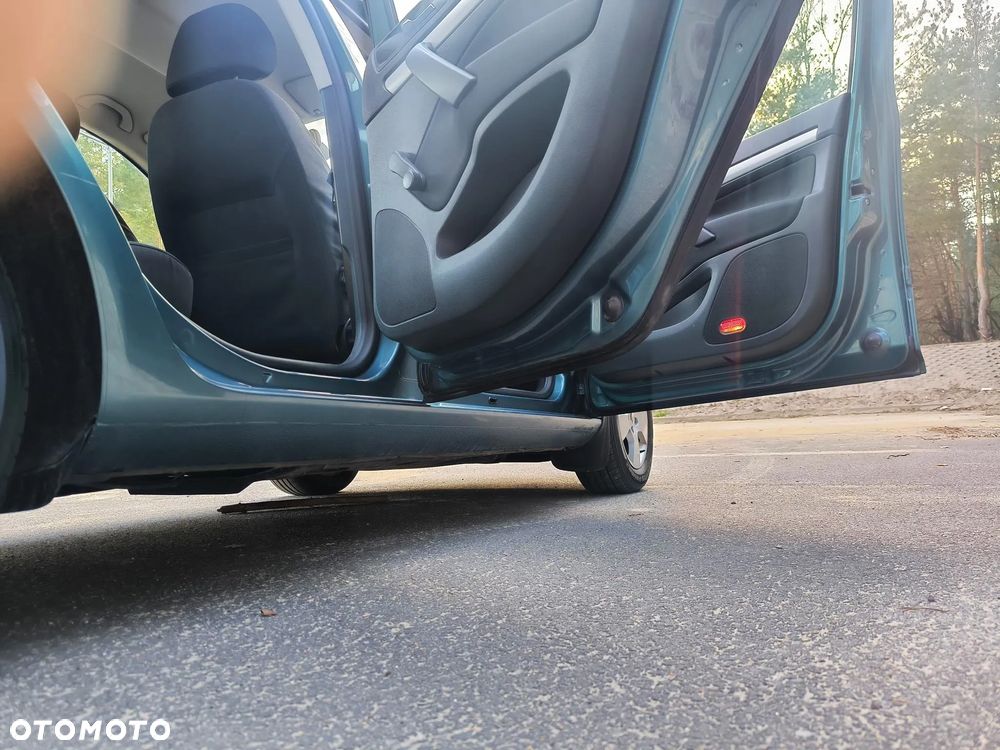 Skoda Octavia 1.6 Combi Ambiente - 13