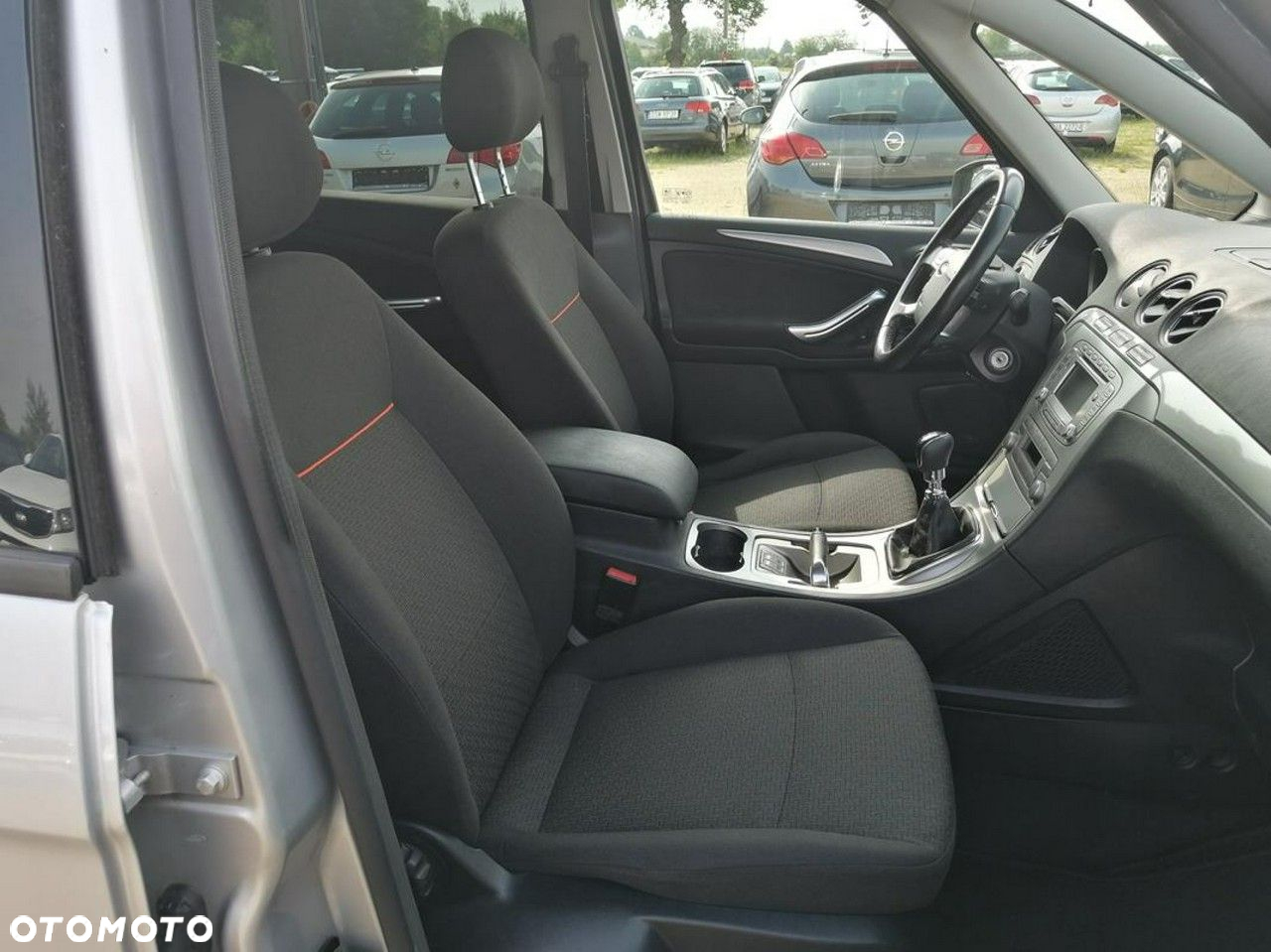 Ford Galaxy - 10