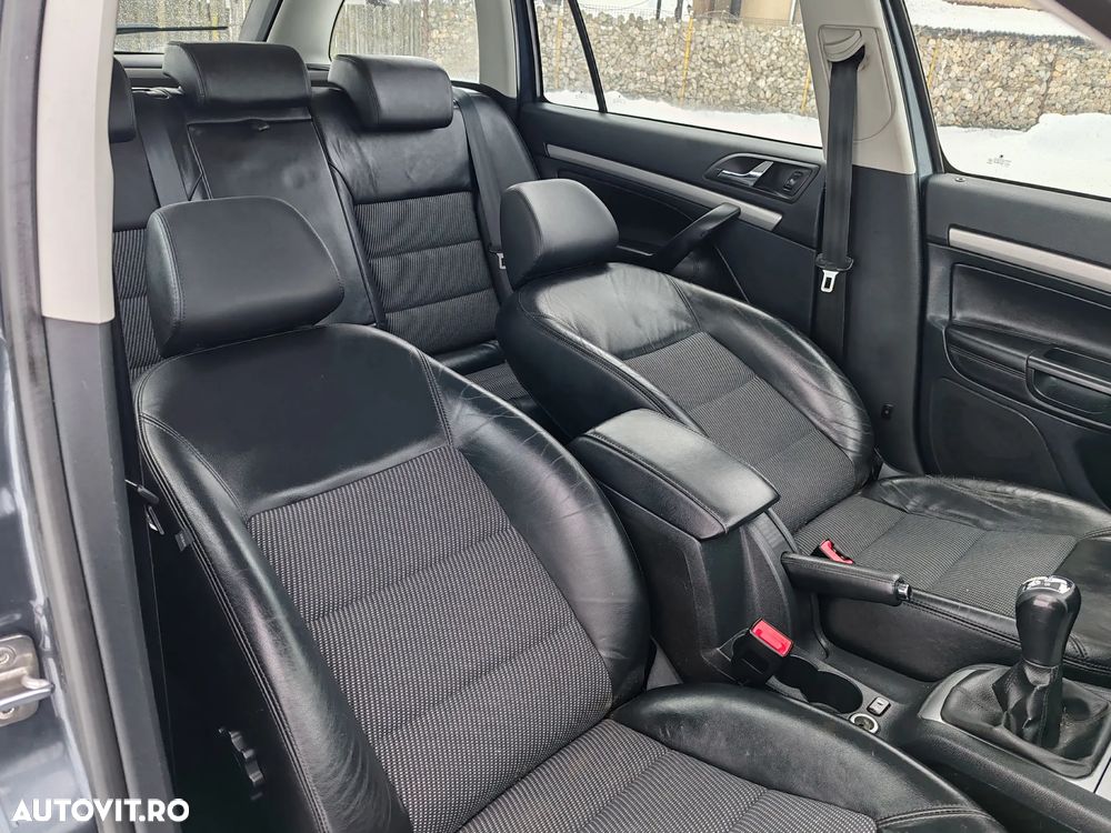 Skoda Octavia 1.6 TDI DPF Ambiente - 8