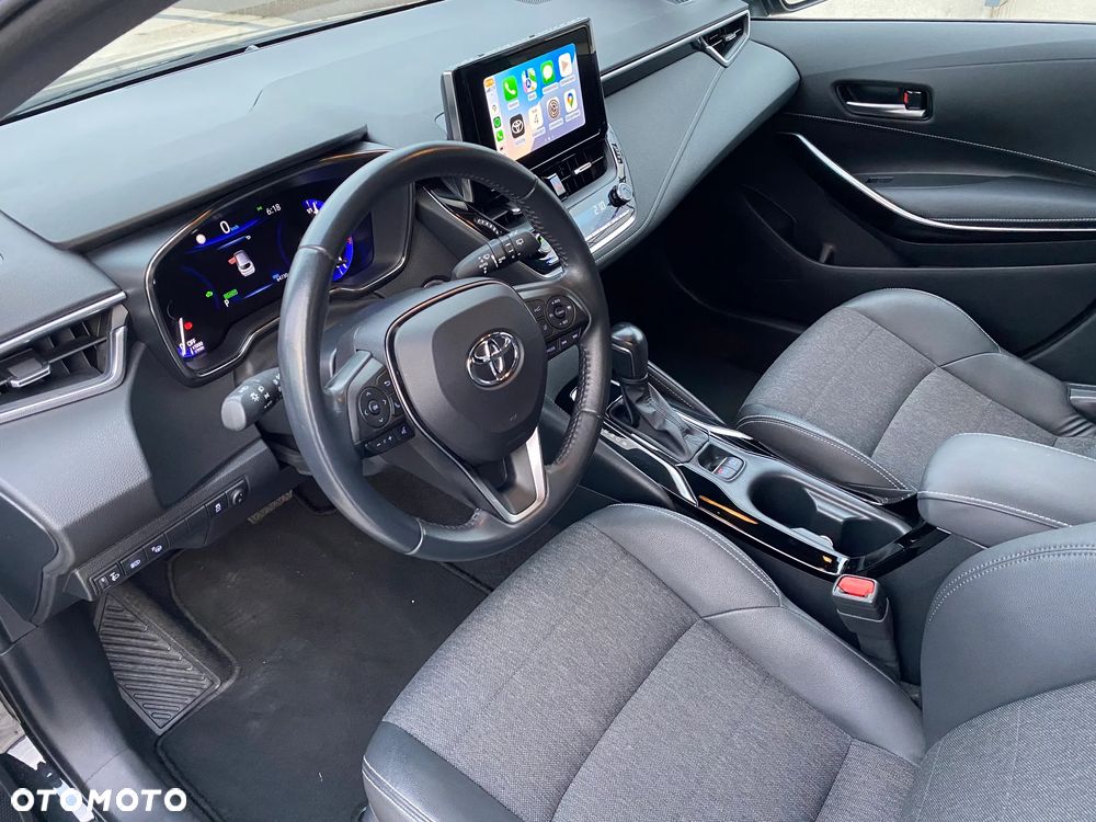 Toyota Corolla 1.8 Hybrid Comfort - 17
