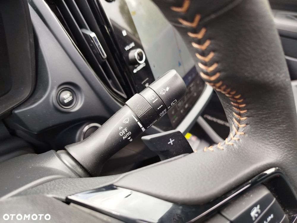 Subaru Forester 2.0i-L Platinum (EyeSight) Lineartronic - 38