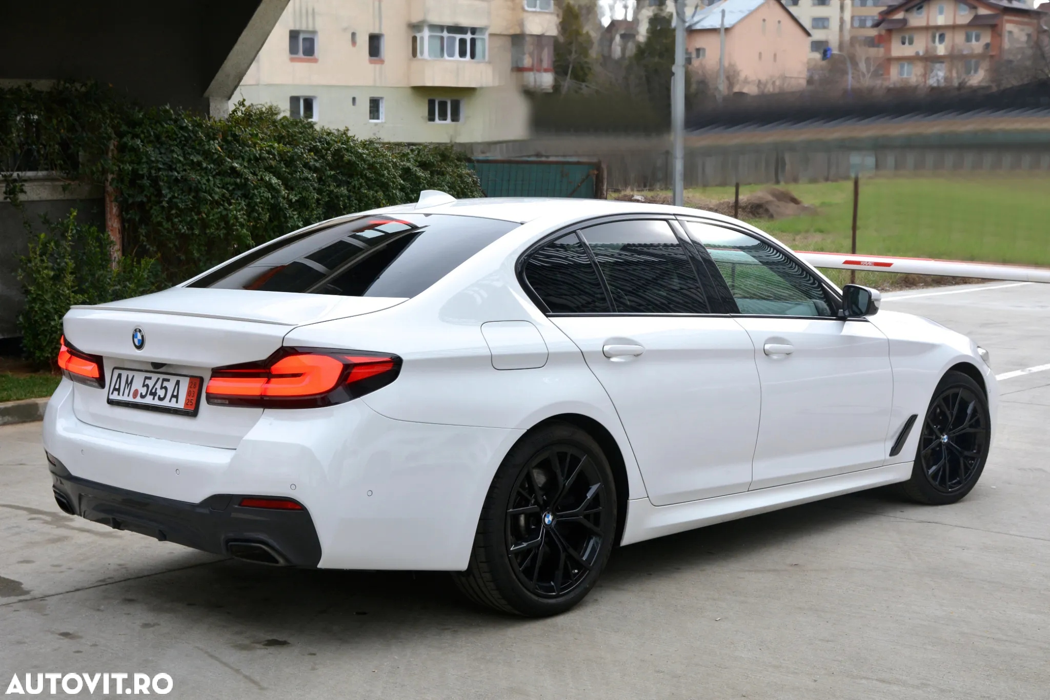 BMW Seria 5 530d AT MHEV - 3