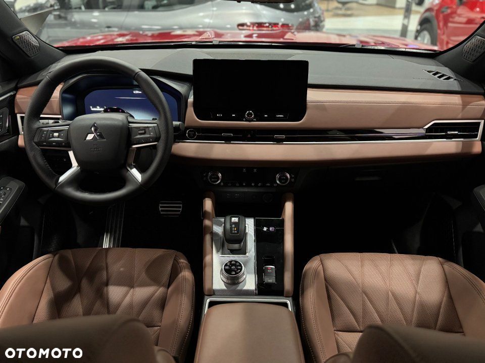 Mitsubishi Outlander - 10